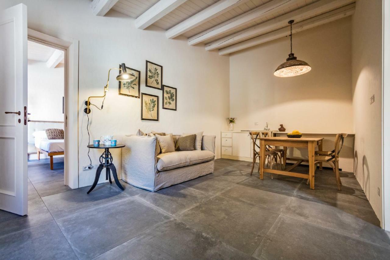 Terre Di Cavalusi Relais Guest House ดอนนาฟูกาตา ภายนอก รูปภาพ