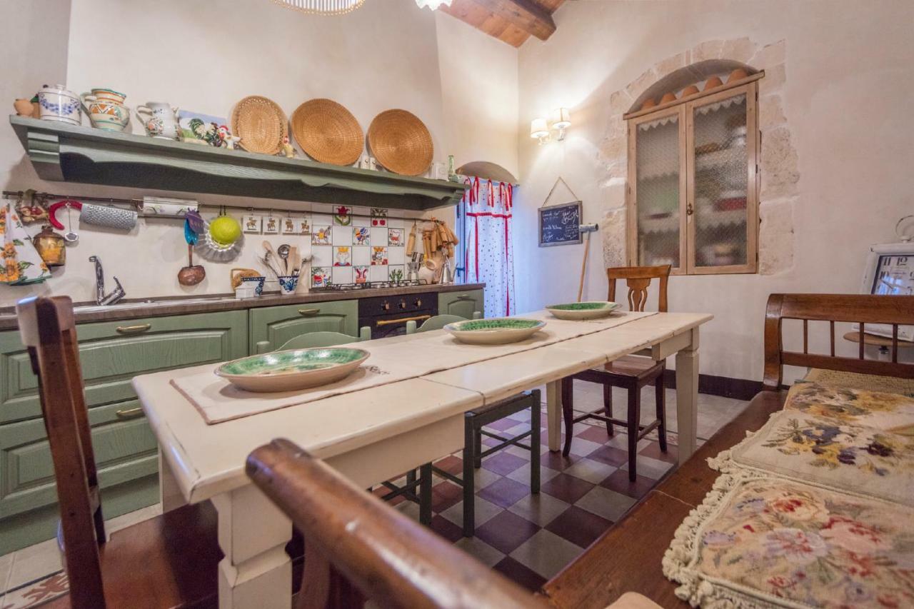 Terre Di Cavalusi Relais Guest House ดอนนาฟูกาตา ภายนอก รูปภาพ